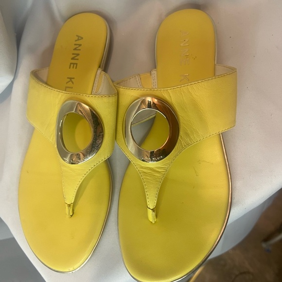 Anne Klein Yellow Gold Sandals Vibrant Minimalist Design - Picture 3 of 6